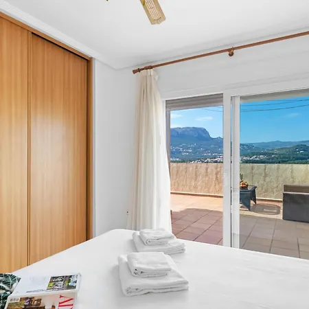 Spacious Mountain View Calpe